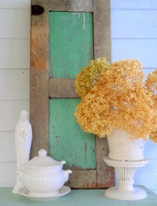 Antique, Repurposed and Salvaged Vintage Home Decor link party via Knick of Time @ knickoftimeinteriors.blogspot.com Chippy Paint Door