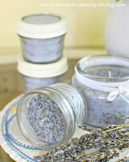 Making-Lavender-Candles-with-Lavender-Buds