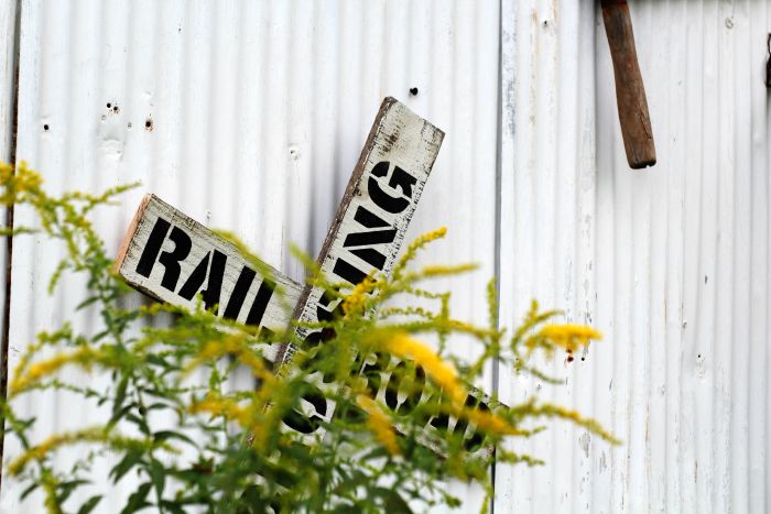 DIY Vintage Railroad Sign - Knick of Time