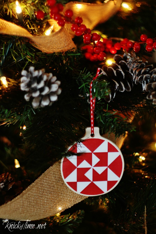Create your own quilt block pattern DIY Christmas ornaments with free printables from KnickofTime.net