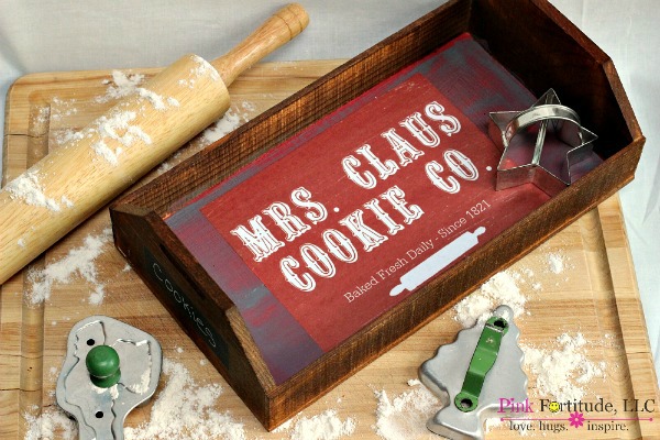 Upcycled wooden Christmas tray - featured at KnickofTime.net
