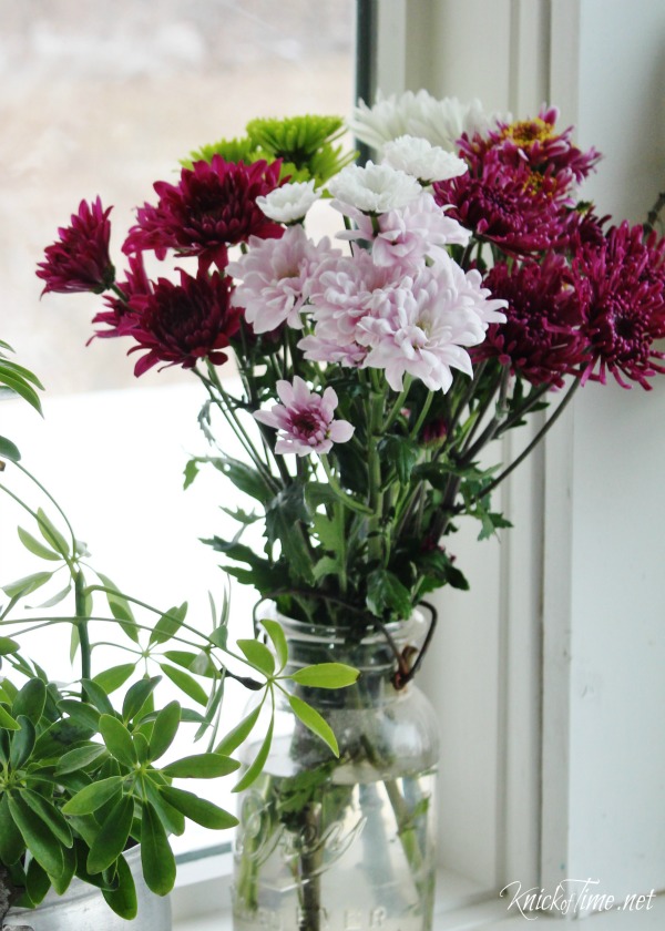 spring flowers in mason jar - www.knickoftime.net