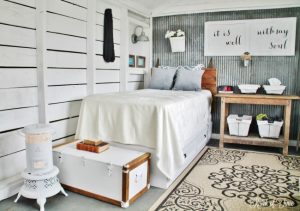 Creative storage ideas to help your house guest feel welcome and comfortable - www.knickoftime.net