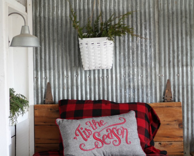Rustic Woodland Christmas Guest House Tour - www.knickoftime.net