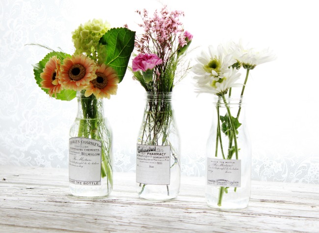 DIY Vintage Style Apothecary Bottles for Spring Flowers \ www.knickoftime.net