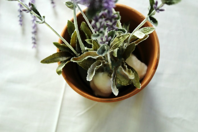 Using lavender essential oils without a diffuser in an aromatherapy faux lavender plant for a tablecenterpiece or night stand | www.knickoftime.net