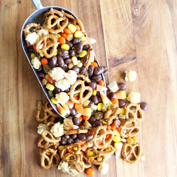 Halloween Snack Mix by The Country Chic Cottage