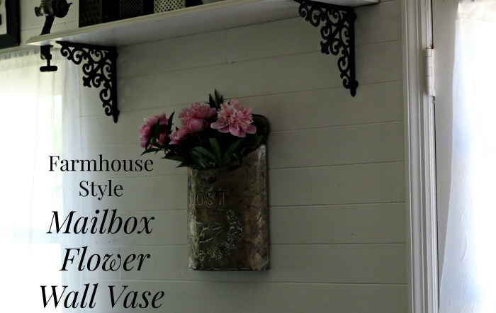 Farmhouse Wall Decor Vintage Style Mailbox Flowers Wall Vase | www.knickoftime.net | KnickofTime #farmhousestyle #joannagaines #walldecor #flowers #farmhousekitchen #metalwallart #spring #gardens