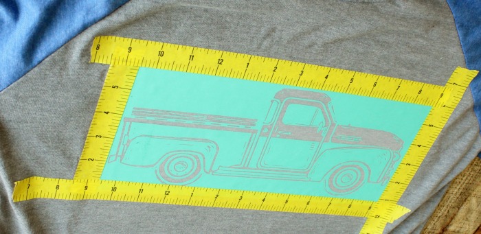 How to Make a DIY Vintage Truck DIY T-Shirt: Chalking Series, Project 10 at Knick of Time | knickoftime.net